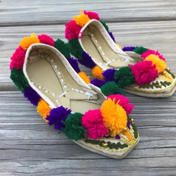 Kids Khussa Fancy Indian Traditional Embroidery - Picture 7 of 7